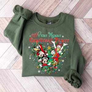 Disney Christmas Shirt, Mickey's Very Merry Christmas Sweatshirt, Christmas Family Shirts, Christmas Party 2025 Shirt, Christmas Gift Shirt bild 6