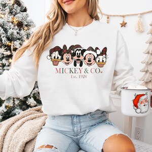 Disney Mickey & Co Est 1928 Christmas Shirt, Mickey And Friends Christmas Shirt, Disney Characters Christmas Shirt, Disneyworld Xmas Shirt bild 5