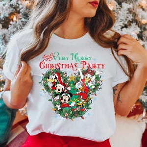 Disney Christmas Shirt, Mickey's Very Merry Christmas Sweatshirt, Christmas Family Shirts, Christmas Party 2025 Shirt, Christmas Gift Shirt bild 3