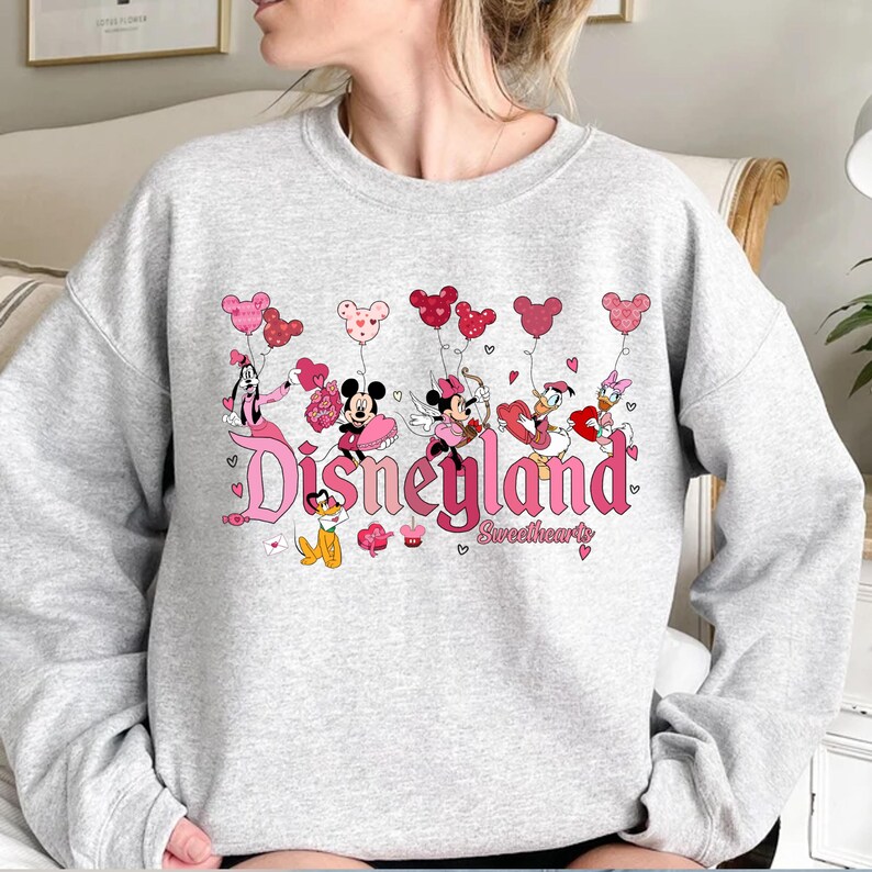 Disneyland Hearts Sweatshirt, Disneyland Valentines T-Shirt, Mickey And Friends Valentine Sweatshirt, Valentines Day Shirt, Valentine Gift bild 5