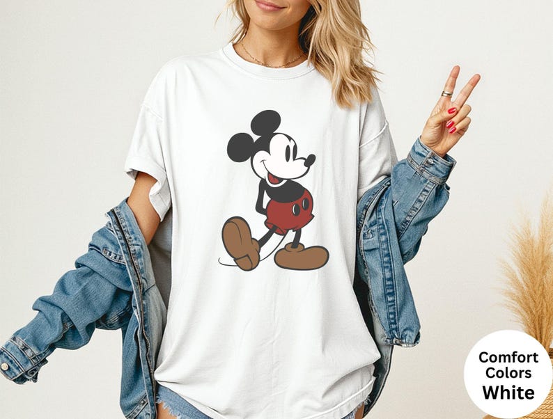 Sudadera clásica Comfort Colors® Disney Mickey Mouse, camiseta navideña de Magic Kingdom, regalo de cumpleaños familiar Disney para adultos, niños y bebés. imagen 7