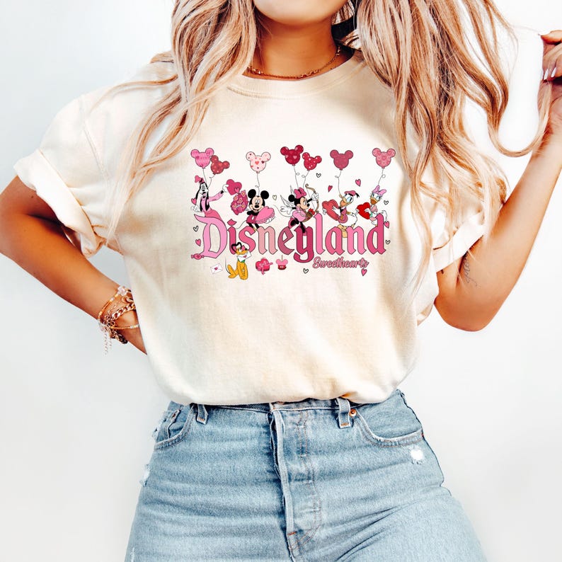 Disneyland Hearts Sweatshirt, Disneyland Valentines T-Shirt, Mickey And Friends Valentine Sweatshirt, Valentines Day Shirt, Valentine Gift bild 3