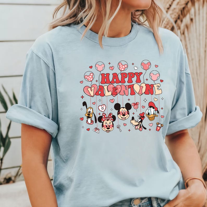 Camiseta de Mickey y sus amigos con el mensaje "Happy Valentine", sudadera con personajes de Disney para el día de San Valentín, camiseta de Disney Love, camiseta del día de San Valentín, camiseta de Disney Trip imagen 6