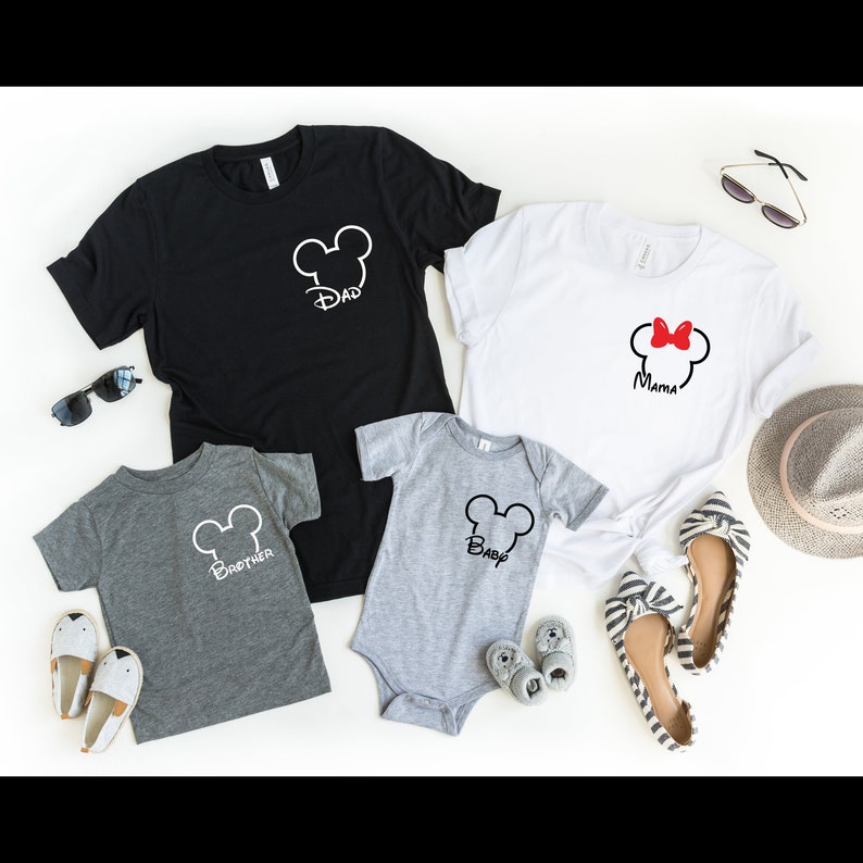 Camiseta familiar Disney personalizada, camiseta con bolsillo de Mickey y Minnie, camiseta de viaje de vacaciones a Disneyland, camiseta de pareja Disney, camiseta de viaje familiar a Disneyworld imagen 1