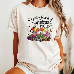 Disney Hocus Pocus T-Shirt, Mickey and Friends Halloween Shirt, Halloween Shirt, Disneyland Halloween Trip Shirt, Minnie Hocus Pocus Shirt afbeelding 1
