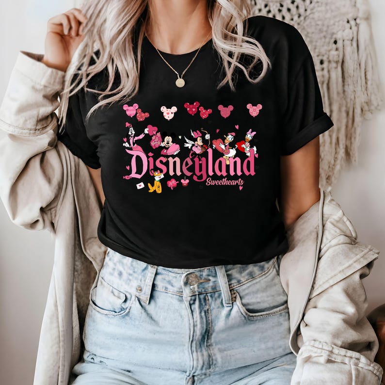 Disneyland Hearts Sweatshirt, Disneyland Valentines T-Shirt, Mickey And Friends Valentine Sweatshirt, Valentines Day Shirt, Valentine Gift bild 4