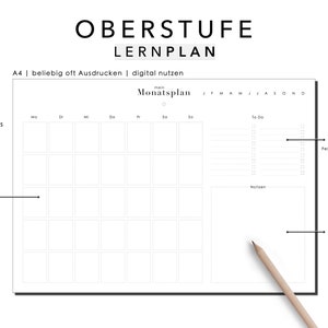 Pu&ograve; includere: Un planner mensile stampabile in bianco e nero con il titolo "Monatsplan" e il testo "Oberstufe Lernplan" in alto. Il planner ha una griglia per ogni giorno del mese, una sezione per le cose da fare e una sezione per gli appunti.