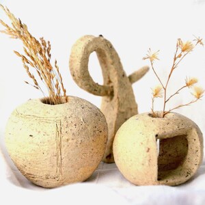 Jarrones y esculturas de cerámica en miniatura: arcilla de chamota, 3 juegos.