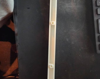 Barra de retención de solapa de puerta para mascotas con 4 tornillos ***No apto para puertas seguras para mascotas***