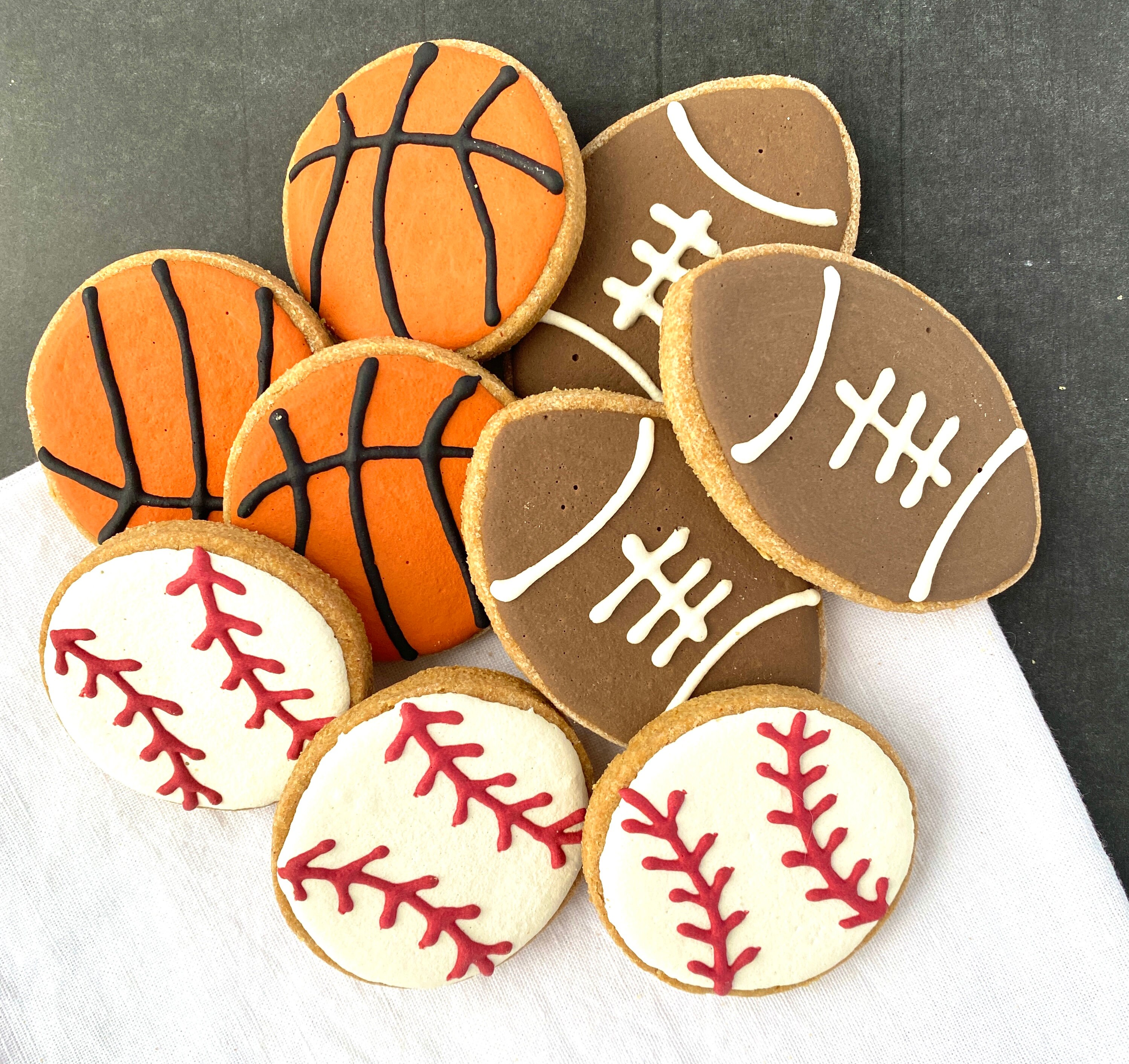 Pets First MLB Philadelphia Phillies Baseball Dog Treats, Delicious Cookies  for Dogs, Baseball Reward for the Sporty PUP