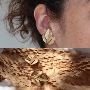 Crown Trifari © Gold Tone Triple Leaf Clip Ons