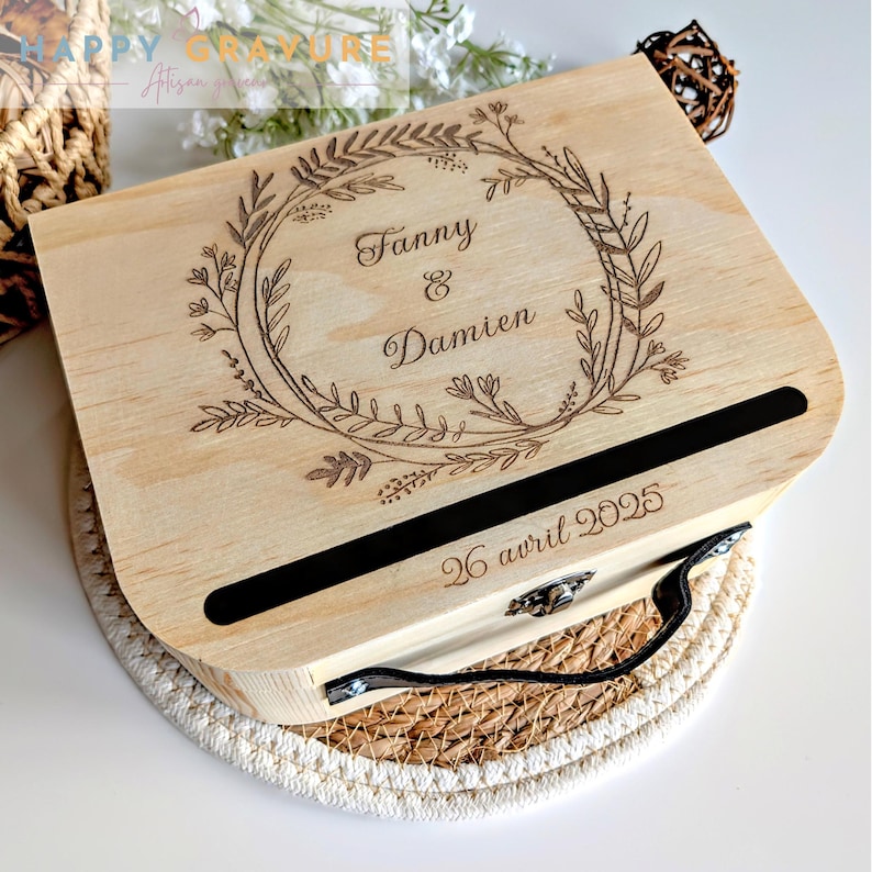 Valise naissance personnalisée en bois happy gravure