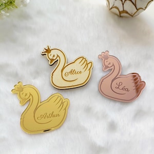 Marque place personnalisé en bois Cygne – Mariage, Baptême, Anniversaire