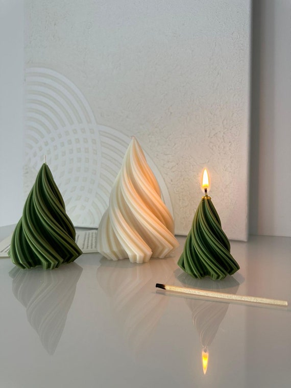 Kerzen Tannenbaum - Tannenbaumkerze in weiß und grün in drei verschiedenen Größen