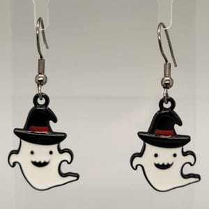 Ghost Dangle Earrings - Halloween, Gothic Jewelry, Spooky Accessories, Unique Drop Earrings, Dark Fashion, Gift for Her