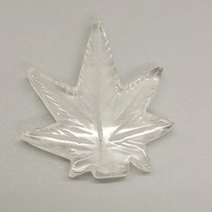 Crystal Clear Quartz Cannabis Leaf Stone Carving, Weed Leaf, Pot Head, Quartz Stone, Mineral, Natual Quartz, Polished Stone, Stoner