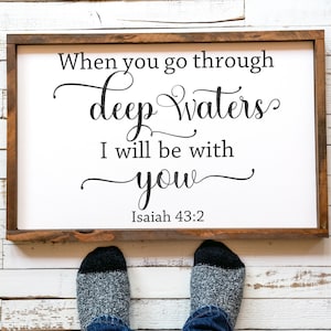 Cuando pases por aguas profundas SVG Isaías 43:2 SVG Png Jpg, Pdf, Silueta, Cricut, Svg religioso, Svg de cruz, Svg de Jesús, Svg de la Biblia