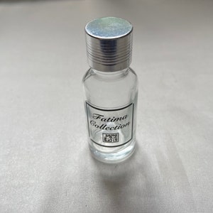 Khumrat Zeit Oil | Natural oil | Sudanese Body Oil | Perfume | Sudanese Khumra | Khumra | Sandalwood | Natural perfume | Cruelty Free image 3