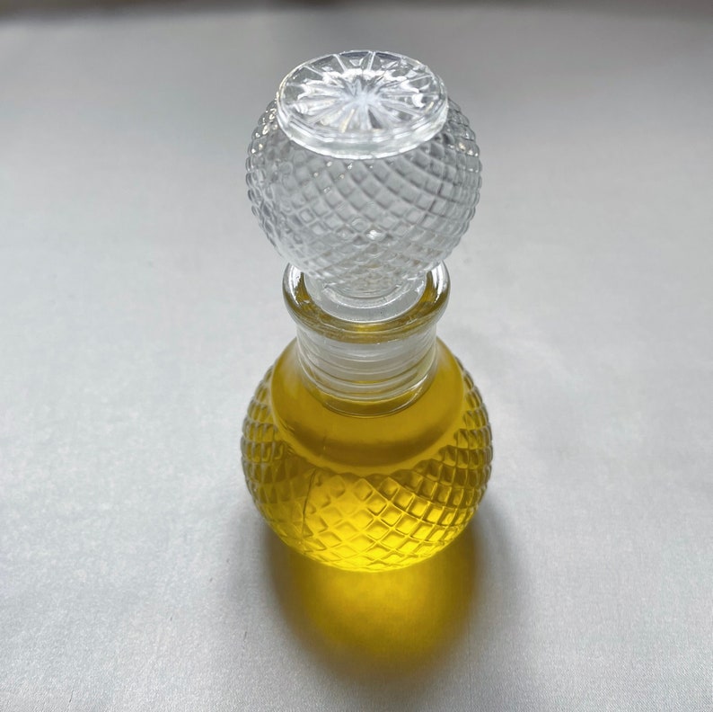 Khumrat Zeit Oil | Natural oil | Sudanese Body Oil | Perfume | Sudanese Khumra | Khumra | Sandalwood | Natural perfume | Cruelty Free 40 g