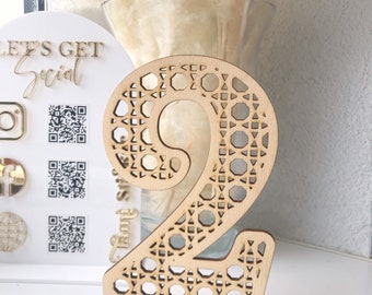 Numéro de rotin en bois avec support, numéro de table en bois, numéros de table rustiques, décoration de mariage rustique, décoration de mariage naturelle, décoration de table de mariage