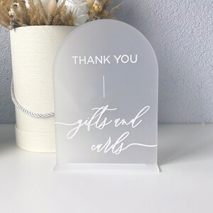 Letrero de acrílico para recuerdos de boda, decoración de arcos para recuerdos de boda, señalización para ceremonias, letrero elegante para bodas, decoración personalizada para fiestas nupciales.