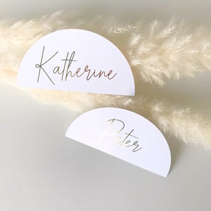 Tarjeta de lugar de boda con papel dorado, elegante tarjeta de nombre de boda, nombre de mesa de boda plateado único, papel de boda personalizado con arco en oro rosa, arco