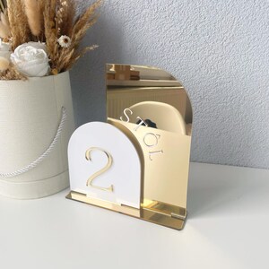 Hochzeit Gold Tischnummern, Tischnummer mit Ständer, Bogen modern elegante Tischdekoration, Bogen Doppelschilder, Empfang Dekor Gästedoppel