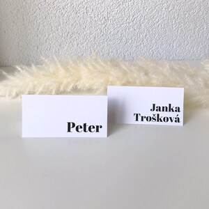 Tarjeta de lugar de boda de papel moderno, placa de nombre de papel plegado minimalista, tarjeta de nombre de mesa de boda con vegetación, nombre de tarjeta verde minimalista, tarjeta de escord