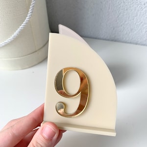 Acryl Hochzeit Tischnummer, moderne gold Tischnummer, Bogen elegantes Hochzeitsdekor, Boho Hochzeit Schilder, beige Tischdekoration,