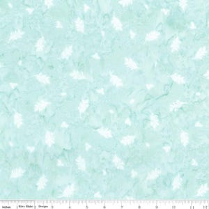 Fabric Riley Blake Adriatic Mist Texture Expressions Batiks Watercolor Daisies by the Quarter Yard BT23244-271