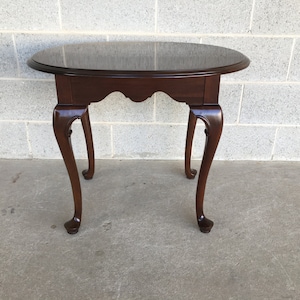 Ethan Allen Solid Cherry Side Table Model 11-8306 Finish 225 (Shipping is Not Free or 1 Dollar)