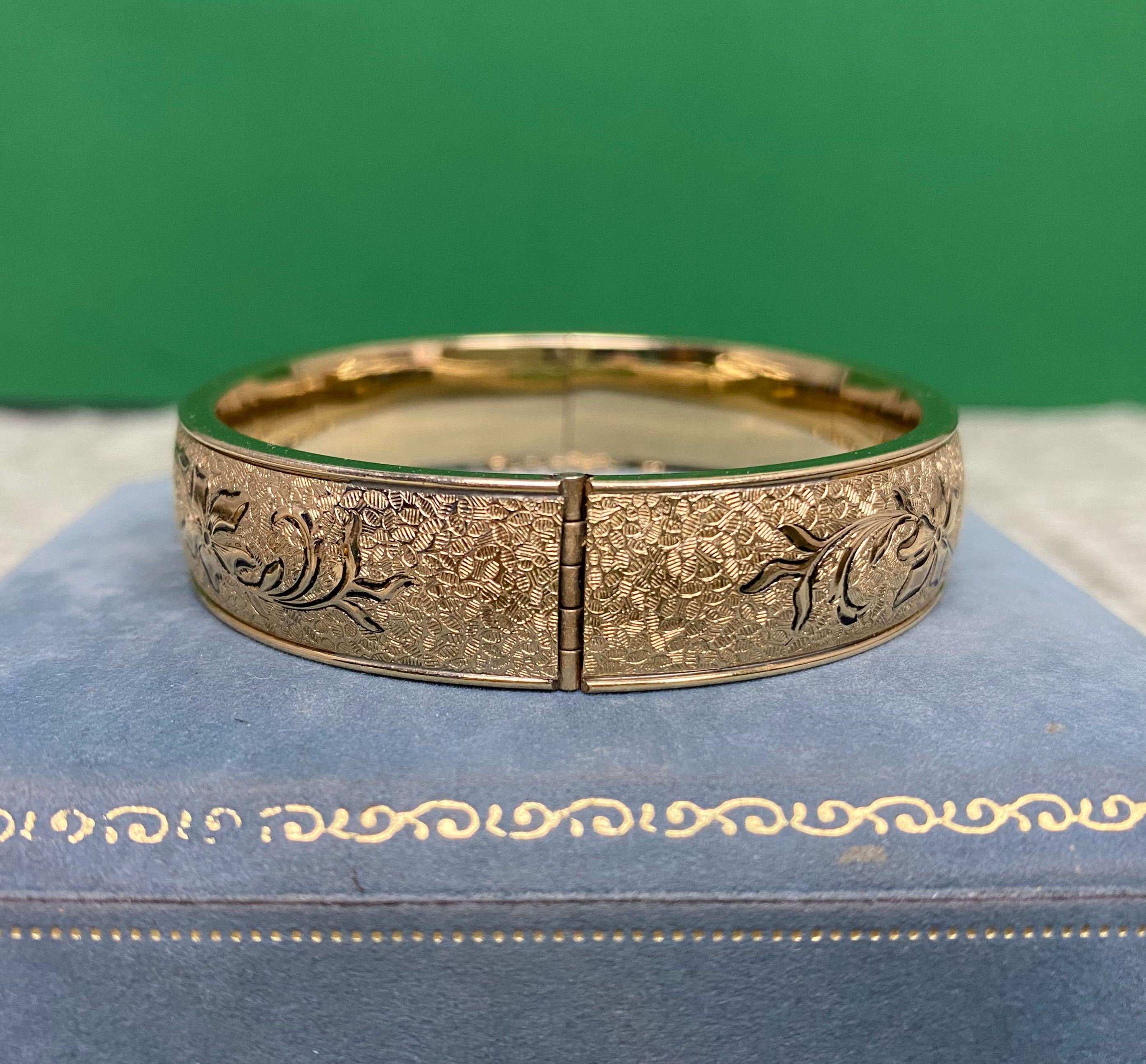 最終値下げ　ヒアーズ　バングル　UROCO PATTERN BANGLE N1563 Antique FM&CO Victorian 12K Gold Filled Hinged Bangle