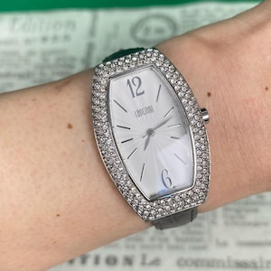 N1330 Vintage Water Resistant Stainless Streel Japan Movement Gray Leather Band Watch /New Battery /Working Perfect