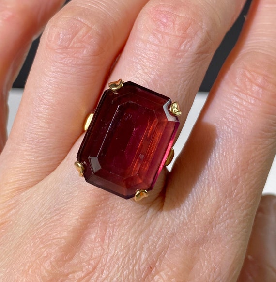 N0375 Vintage avon Brand Beautiful Gemstone 15 mm20mm Stone
