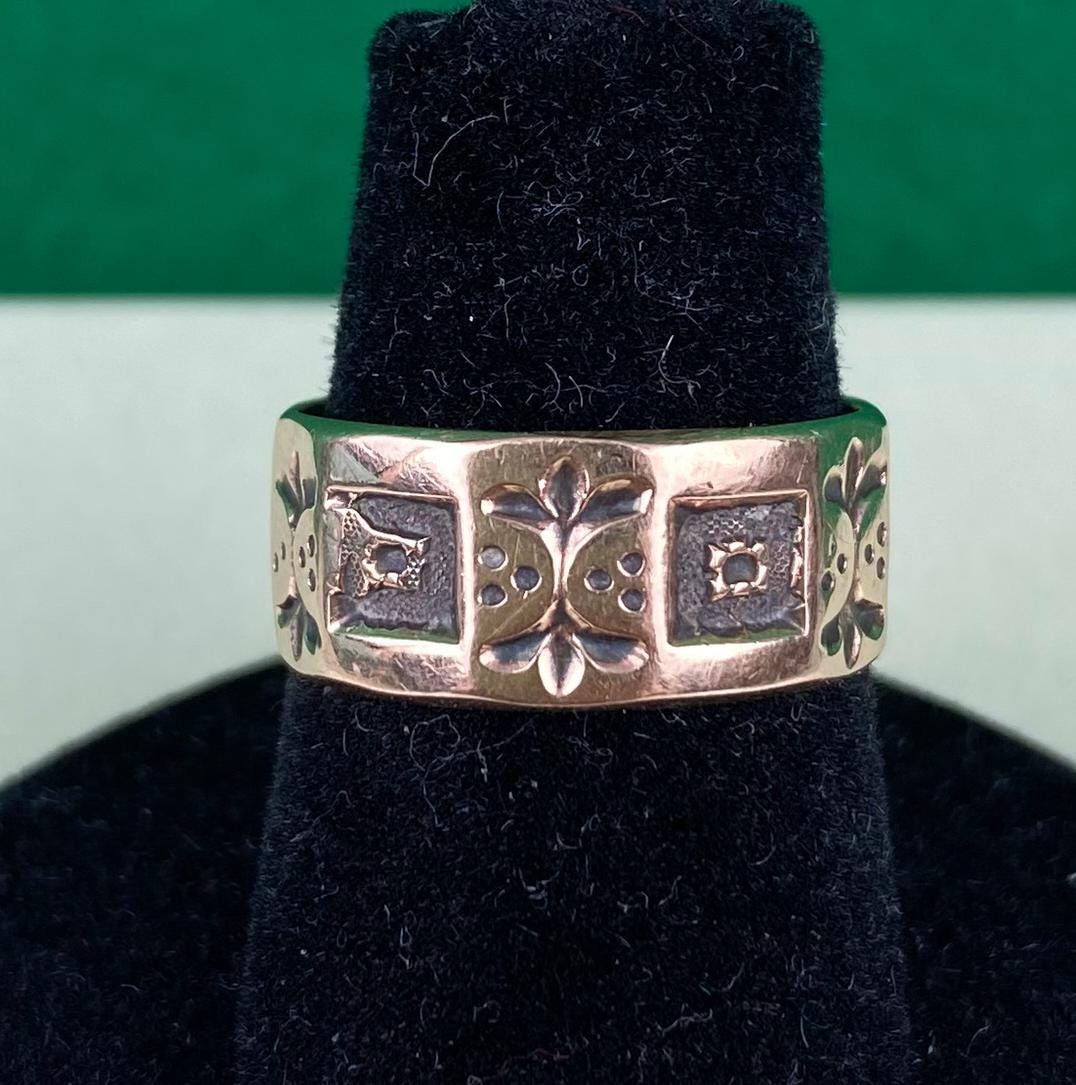 N0786 Antique Hallmark WXXX 10K Solid Gold Victorian Band Ring /9