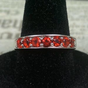 N0934 Vintage Sterling Silver Red rhinestone Band Ring /Ring Size 7