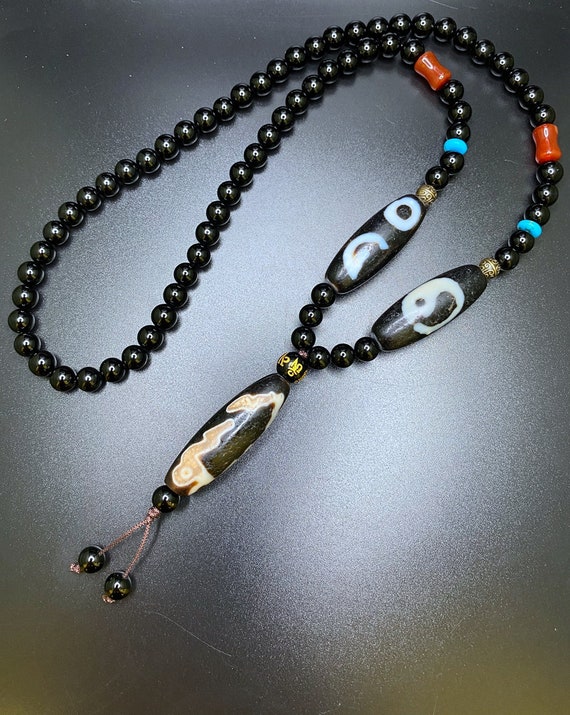 N0230 Rear/ Hand Caved Dzi Beads /first Generation Taiwanese Dzi