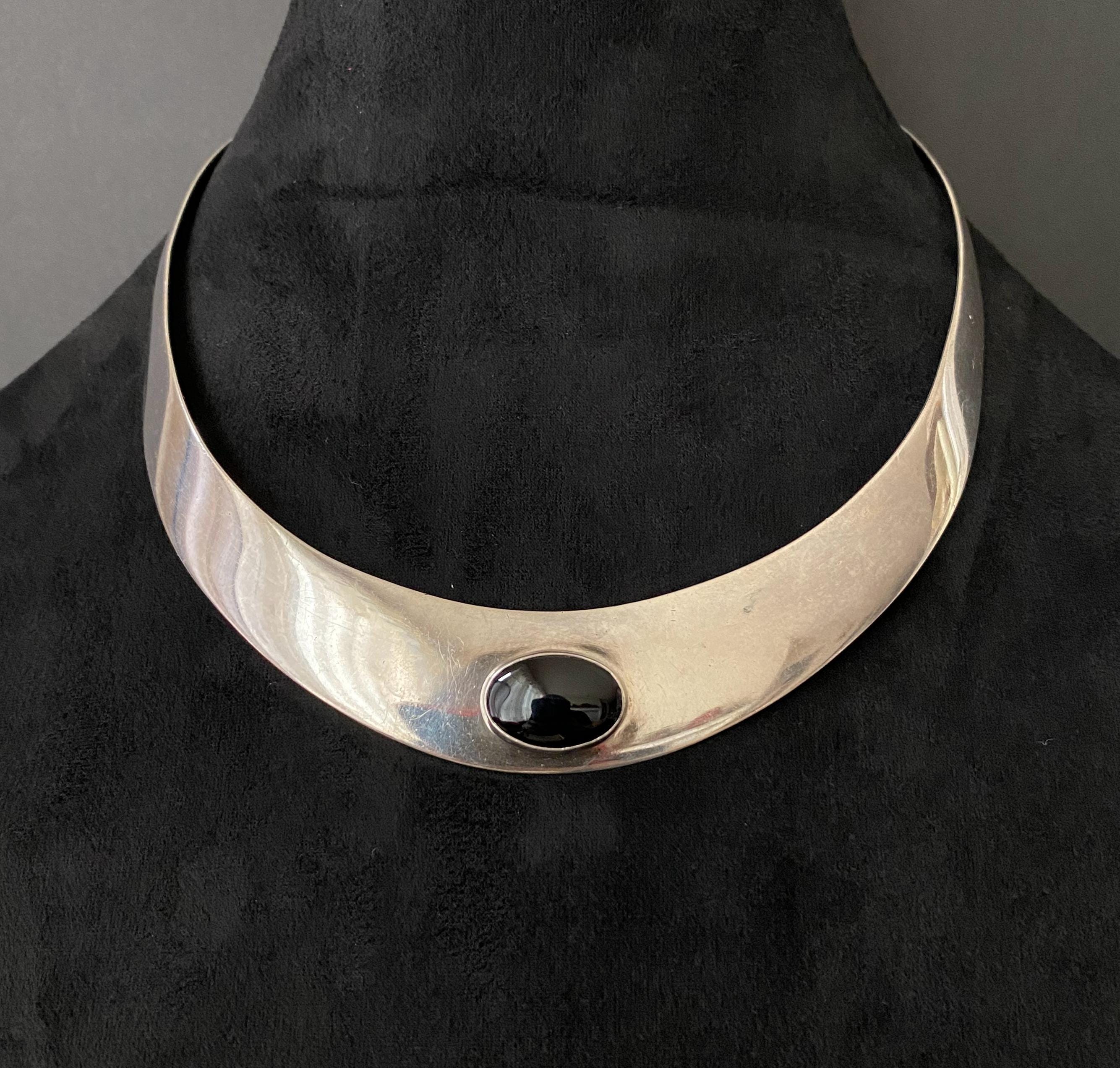 N0466 Vintage Mexican Sterling Silver Choker Necklace