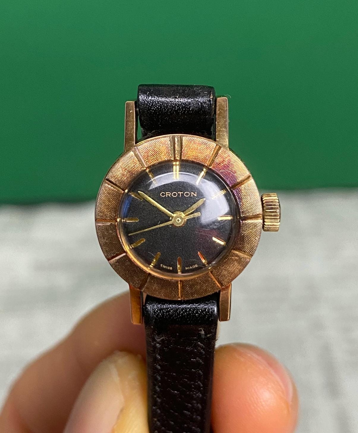 N1620 Vintage Croton Gold Tone Ladies Watch / Swiss Made  display picture 3