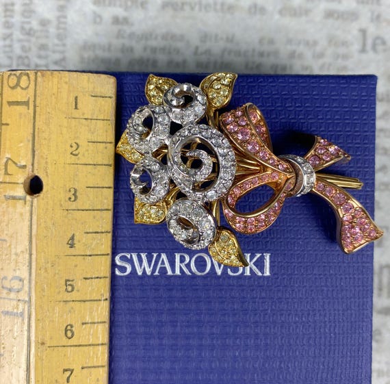 N0987 Vintage Swarovski 1998 Crystal Flower Bouquet Brooch
