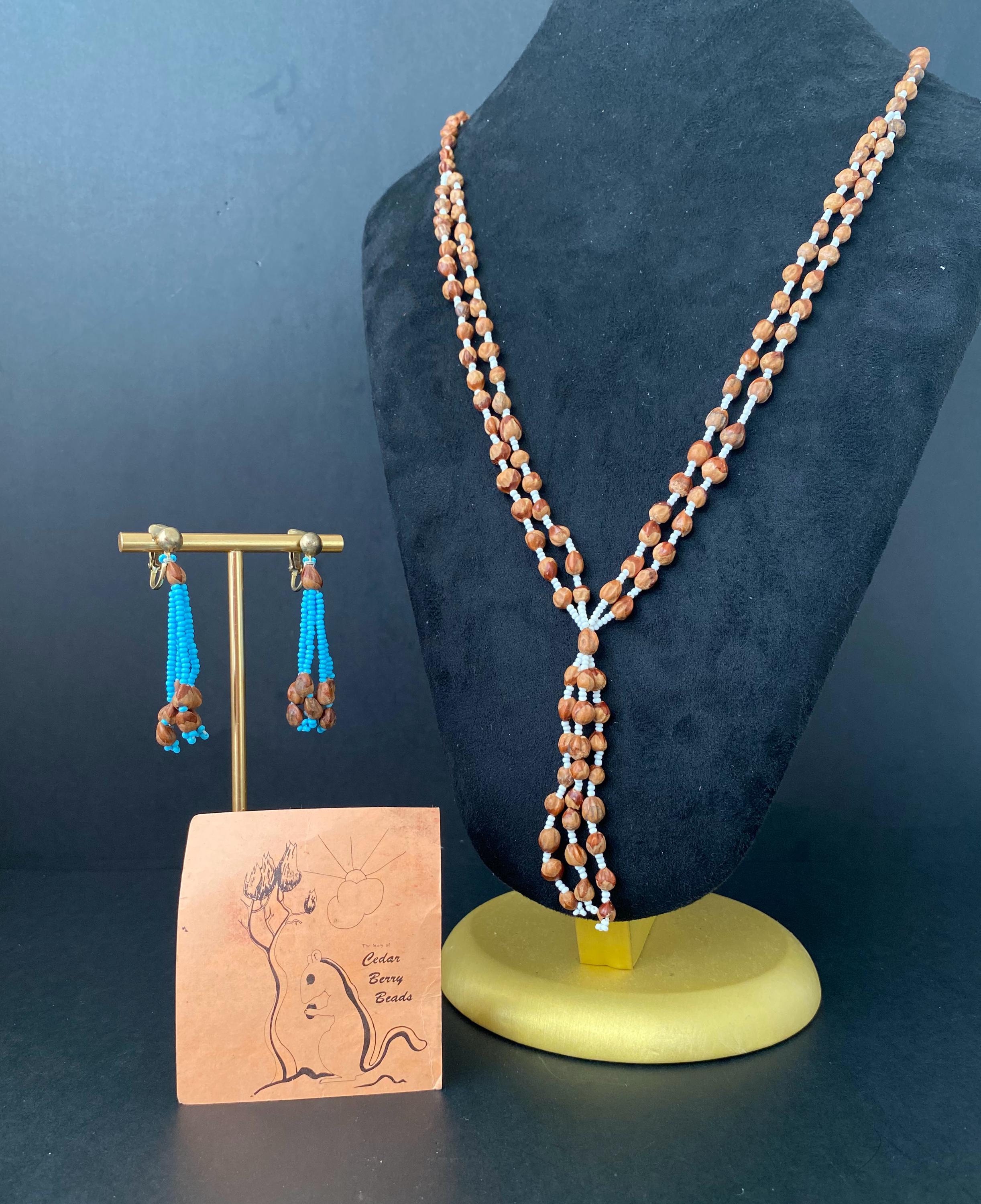 N0784 Vintage NAVAJO Ghost Cedar Berry Beads Necklace/matched Clip