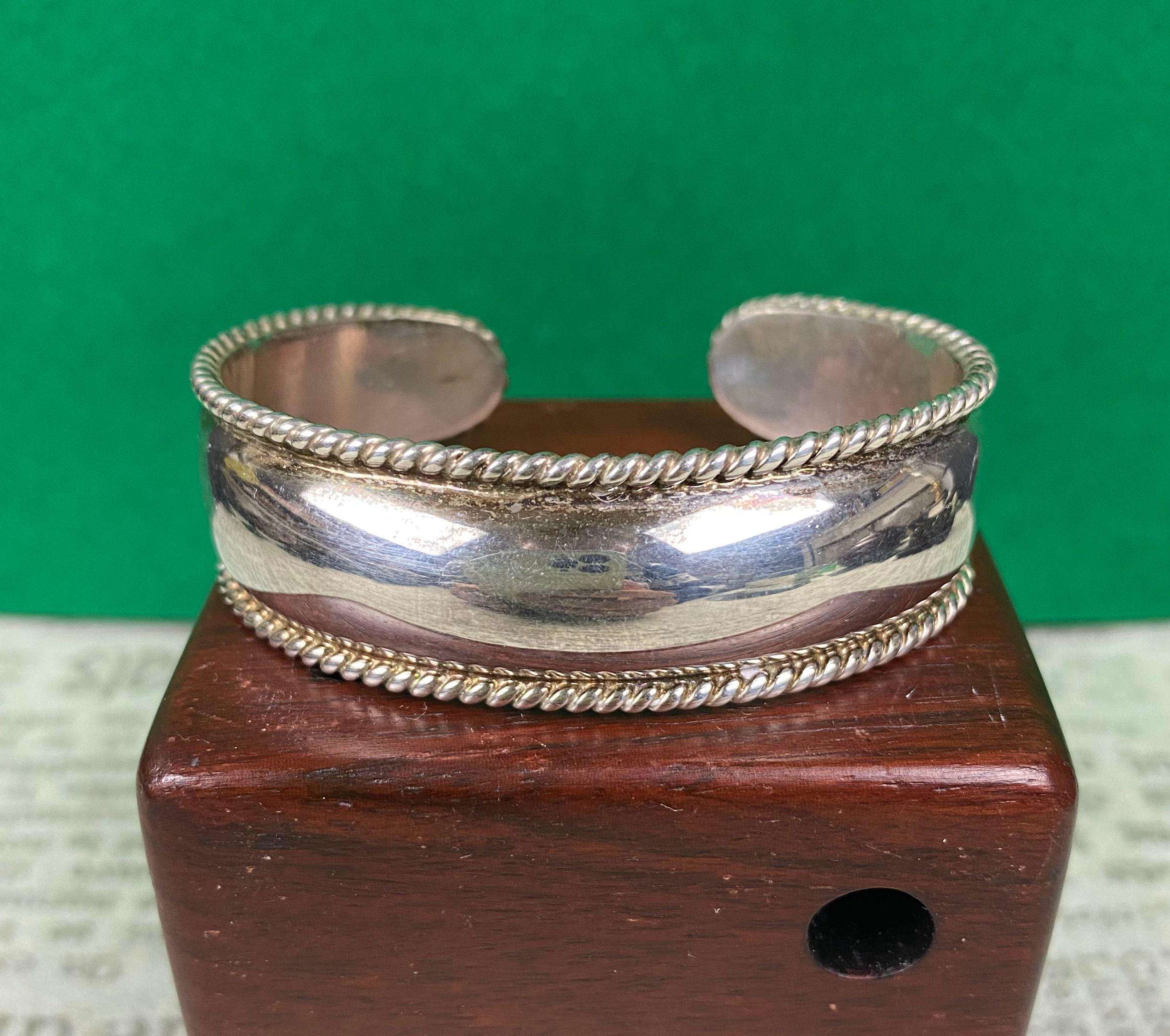 Silpada ハンマー打ち 925 シルバー ヴィンテージ カフブレスレット Silpada sterling silver cuff bracelet - Etsy 日本