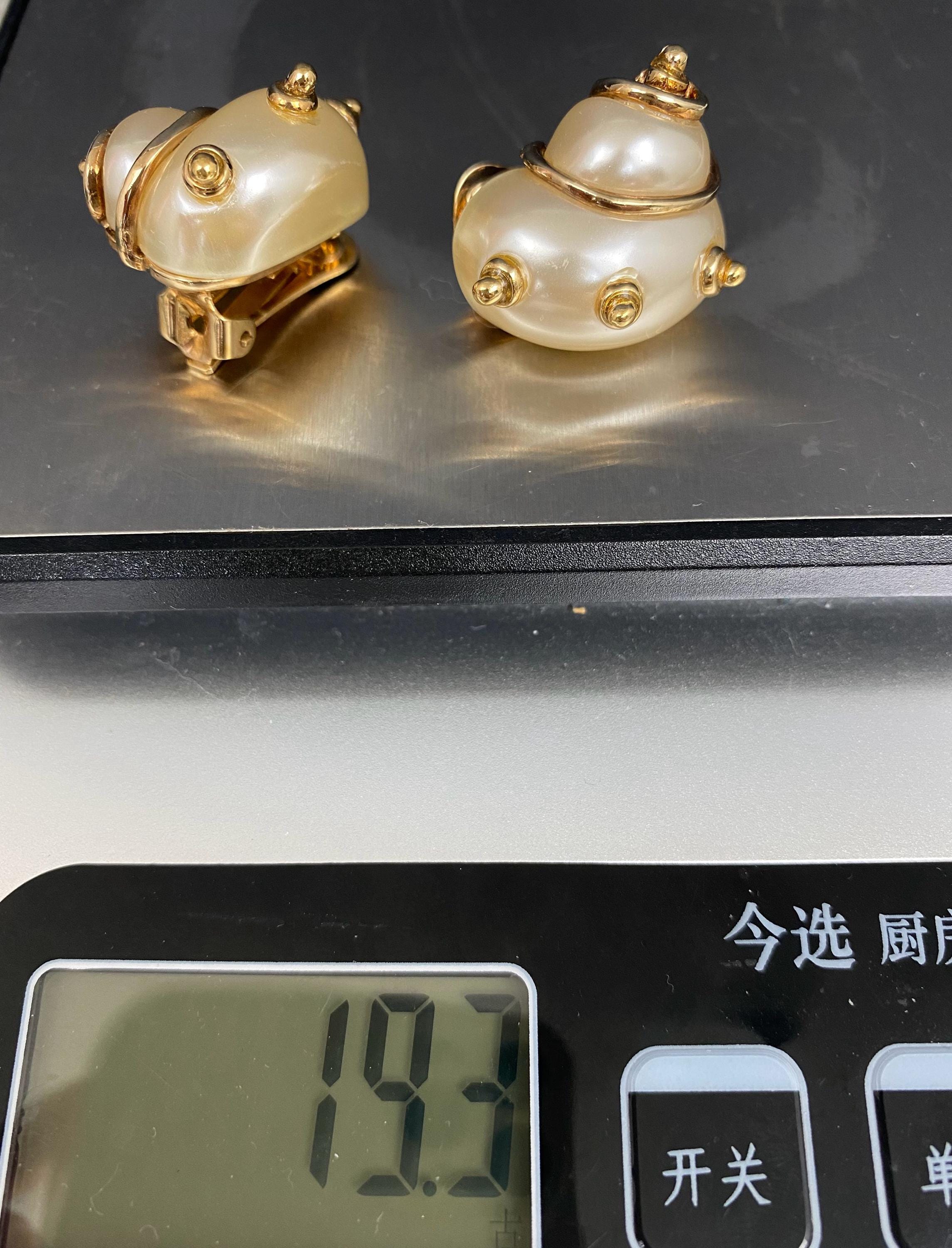 N1283 Vintage Replica Clip-on Earrings / Gold Plated