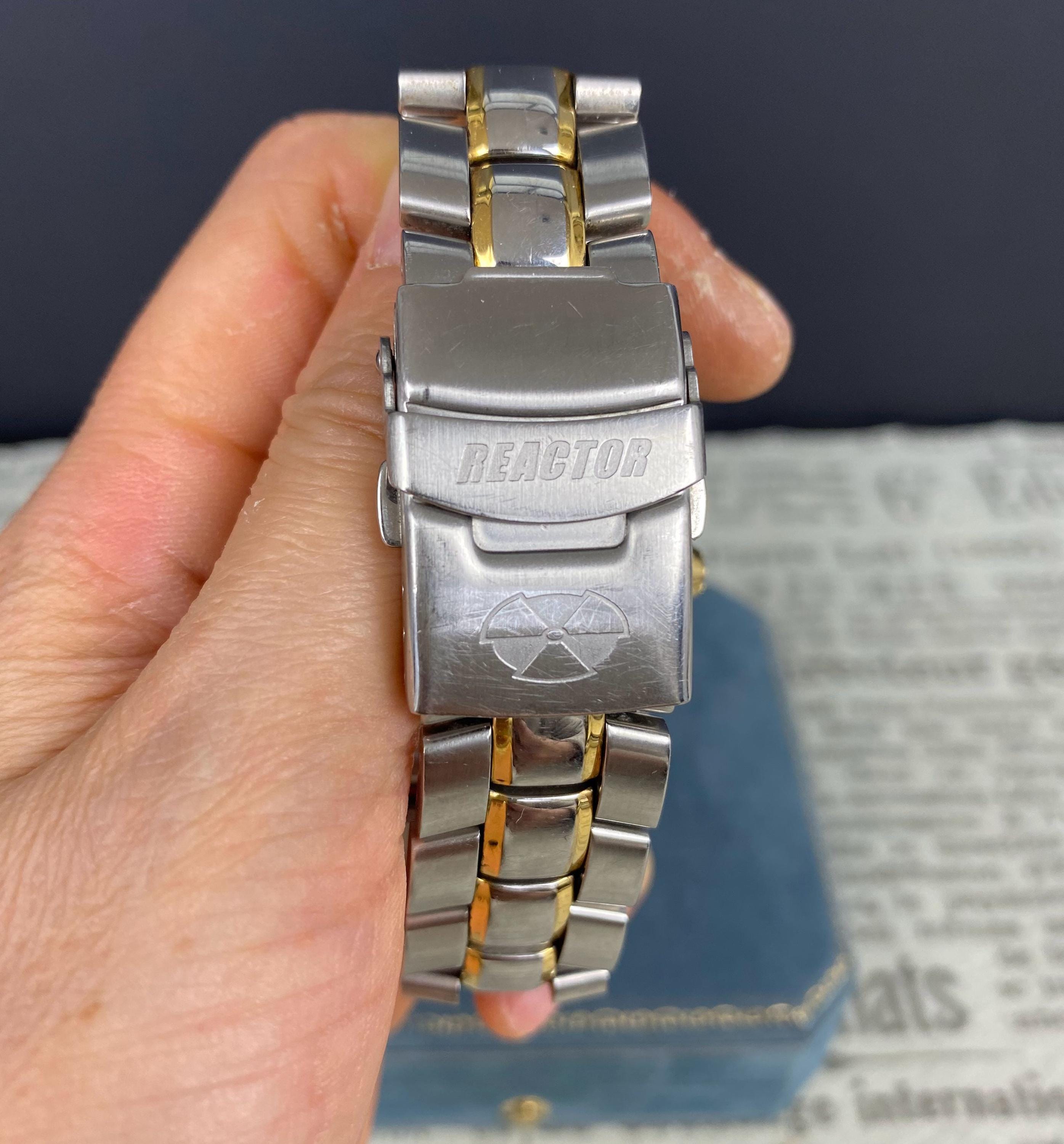 Reactor Ladies Two-Tone Stainless Steel Quartz Watch with Day/Date Reactor Watches Stainless Steel Band Wristwatches for Women  main image 3