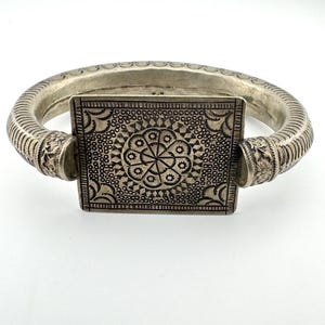 Vintage Afghan Solid white Metal Cuff Bracelet, Hand-Etched Tribal Jewelry, Ethnic Pashtun Bangle, Boho Tribal Bangle