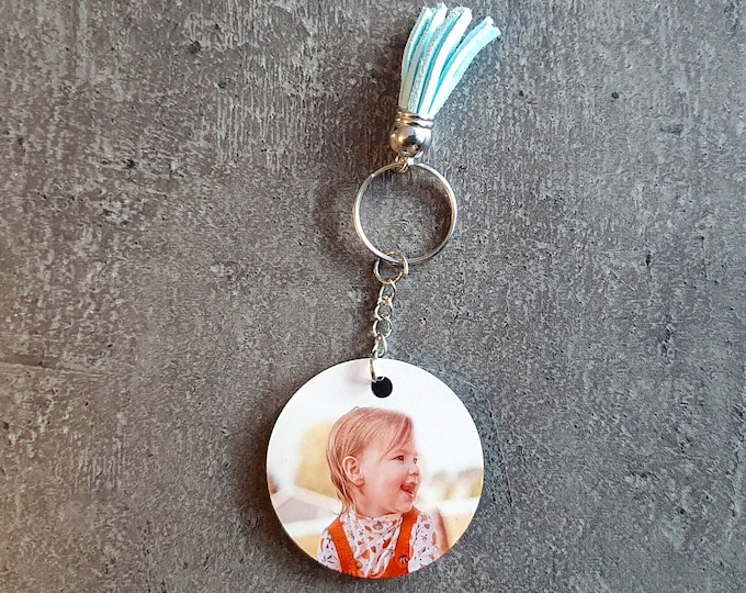 Personalized key ring with your own photo or picture made of coated high-quality MDF wood with a metal chain and colored cord