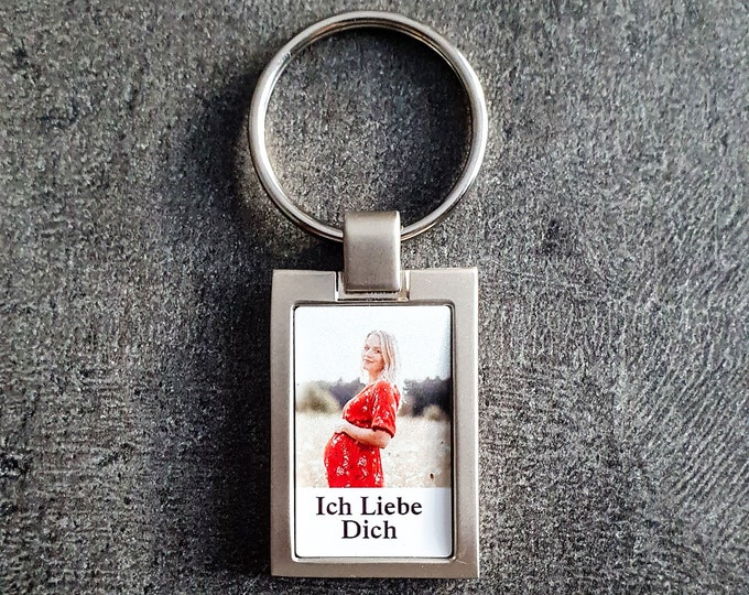 Personalizable key ring with photo design on both sides: High-quality and robust quality for individual favorite pictures