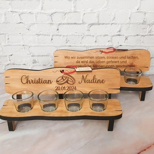 Personalisierbare Schnapsbank mit Wunschgravur inkl. 4 Gläser Wunschtext, Hochzeitsgeschenk Custom, Geschenk Braut und Bräutigam Lasergravur