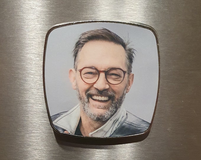 Square fridge magnets: individual, unforgettable! Personalize with your own photos and text. Perfect gift for any occasion