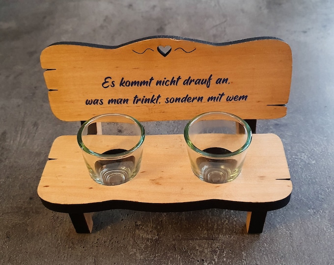 The liquor bench with personalized colored lettering and 2 glasses - a gift for every occasion that is guaranteed to leave an impression!